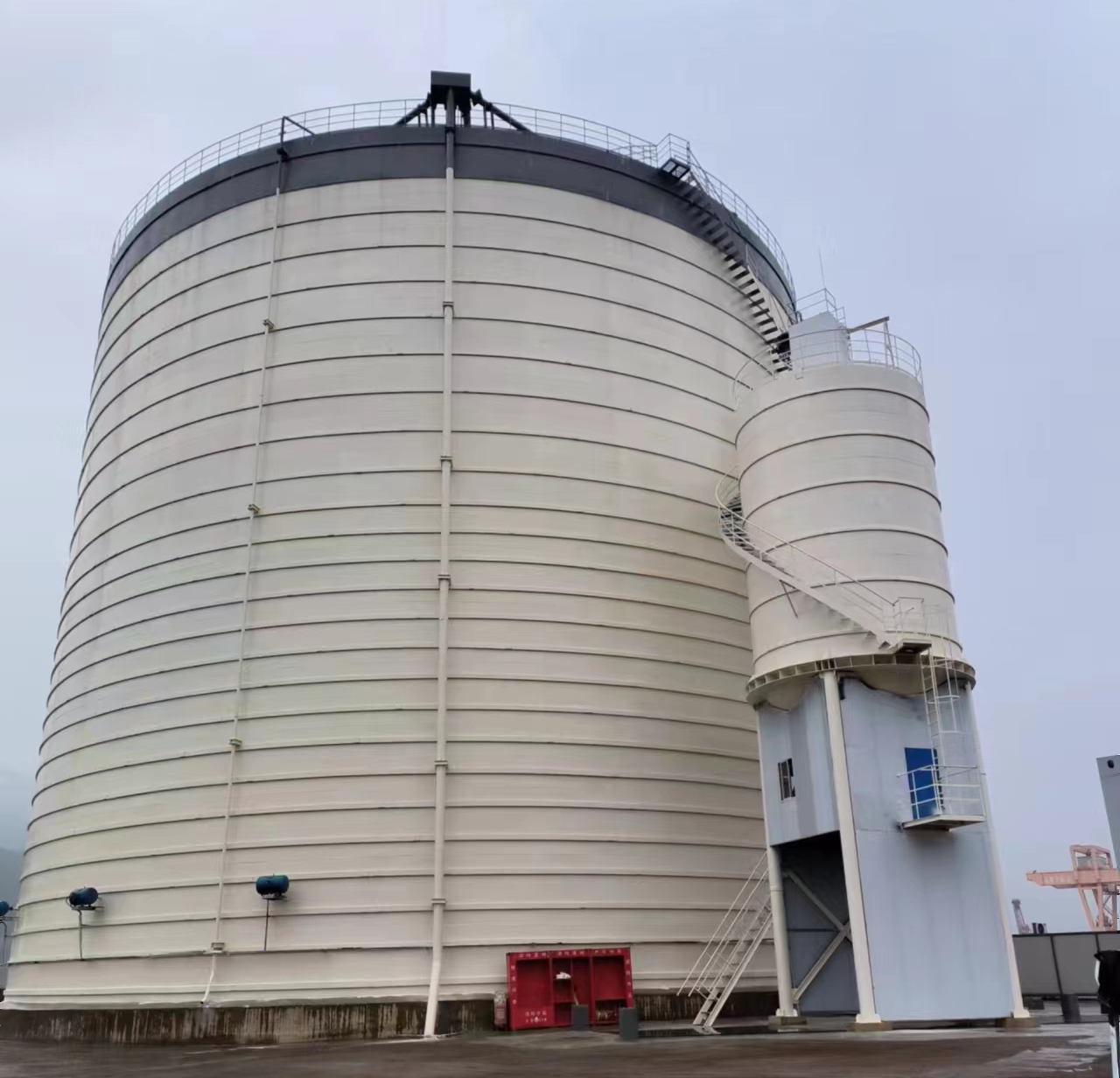 莺歌海镇10万吨水泥钢板库