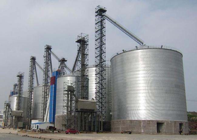 莺歌海镇大型钢板库构造参数及水泥储存质量